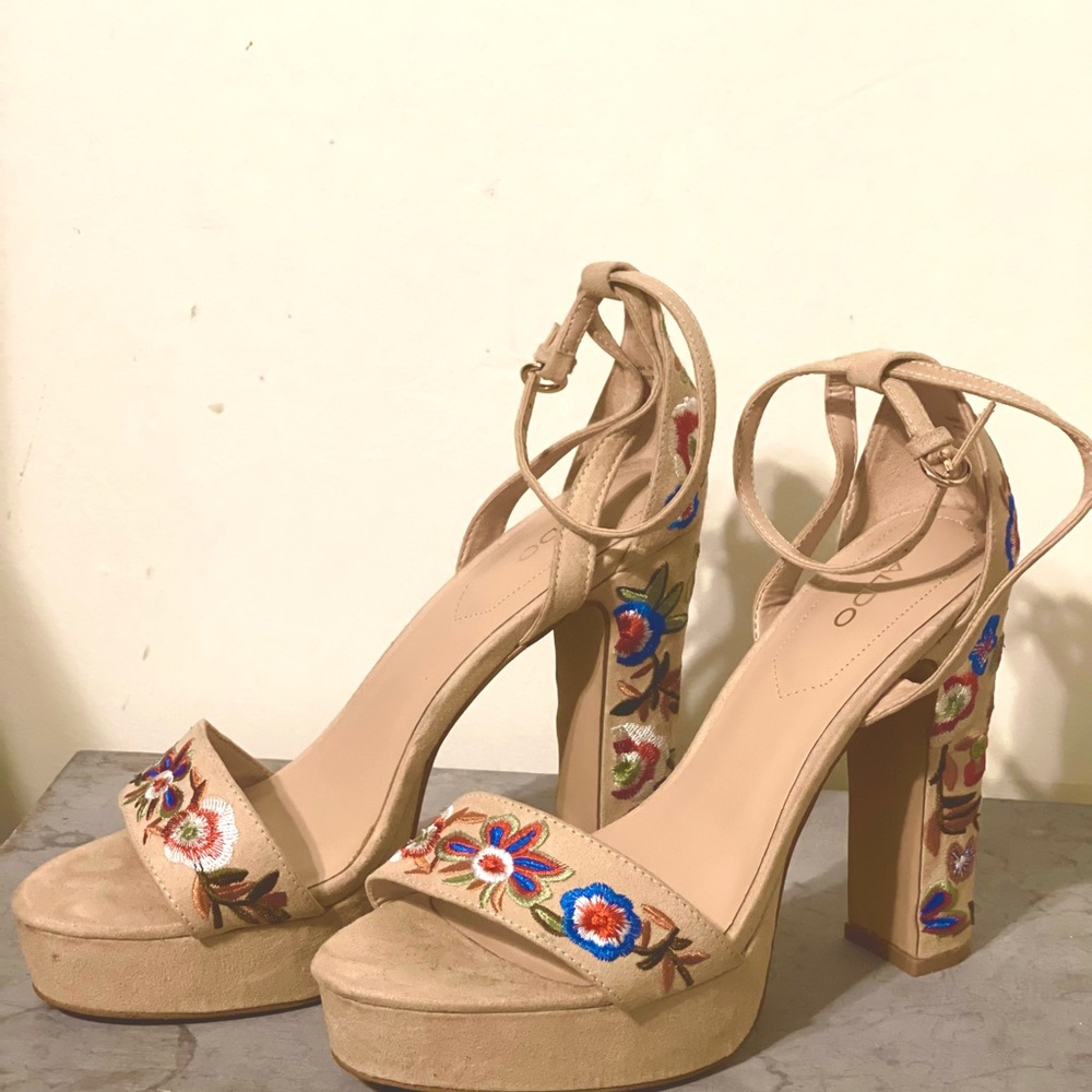 Embroidered heel Aldo Suede Platform
